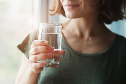 5 Benefits of Drinking Water First Thing in the Morning