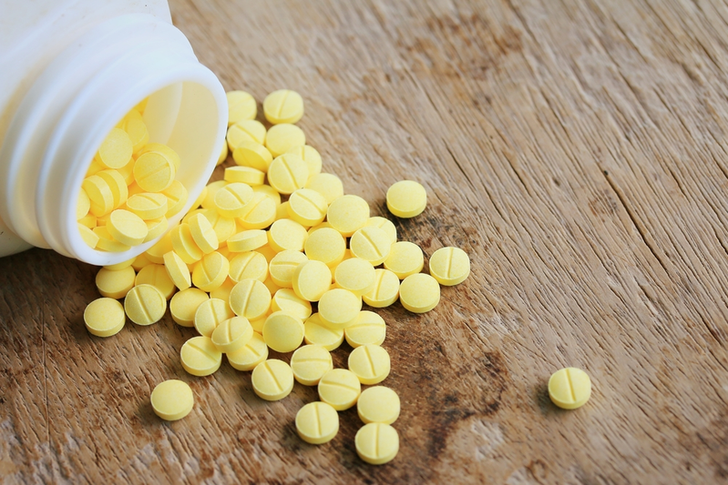 Chlorpheniramine pills for seasonal allergies